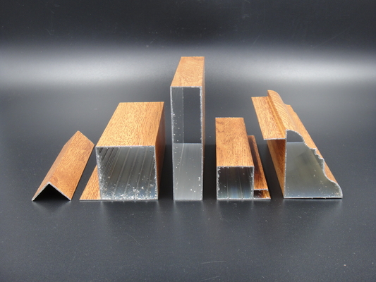 0.4mm Wood Grain Aluminium Profile Heat Insulation Untuk Irak Malaysia