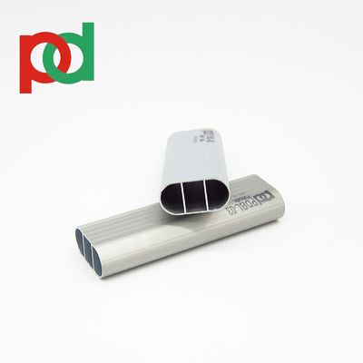 Layanan pemotongan yang dapat disesuaikan Warna kayu berbutir Profil aluminium untuk lemari Pintu geser Bingkai rel atas bawah